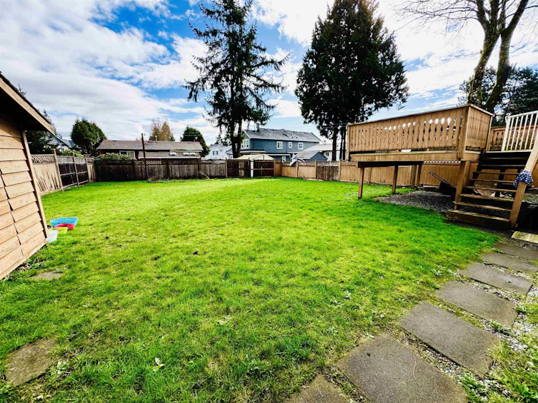 9020 Alexandria Crescent, Surrey, BC, V3V 1S7 - 15