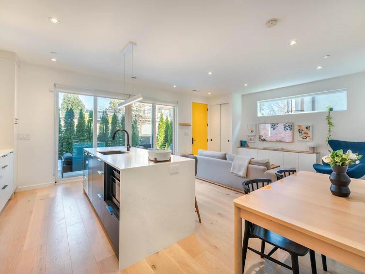 904 E 37th Avenue, Vancouver, BC, V5W 1G2 - 6