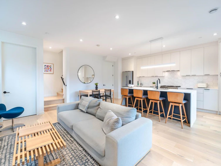 904 E 37th Avenue, Vancouver, BC, V5W 1G2 - 7