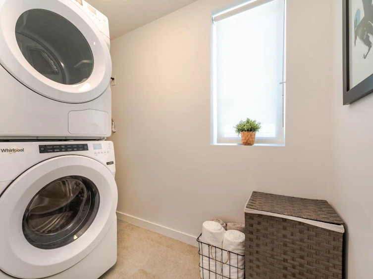 904 E 37th Avenue, Vancouver, BC, V5W 1G2 - 18