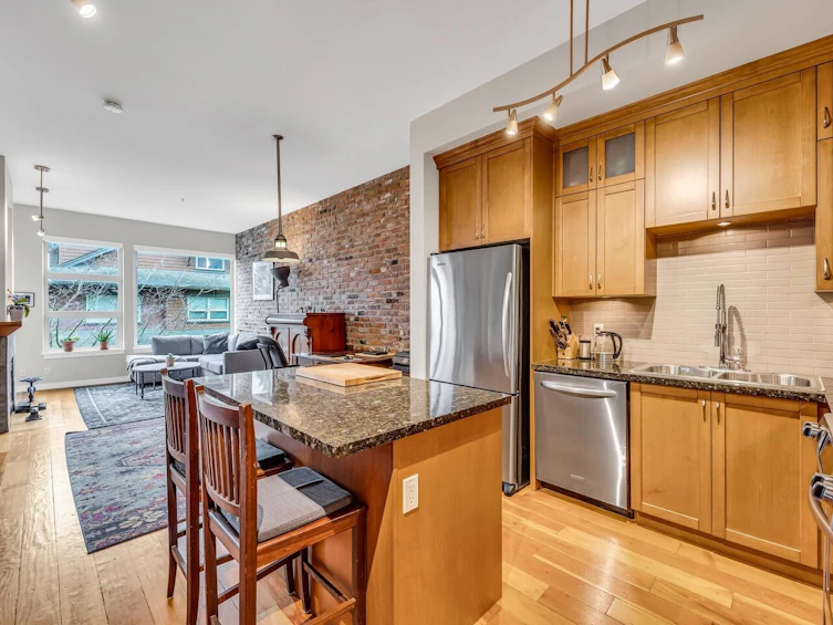 208-240 Salter Street, New Westminster, BC, V3M 0C1 - 2