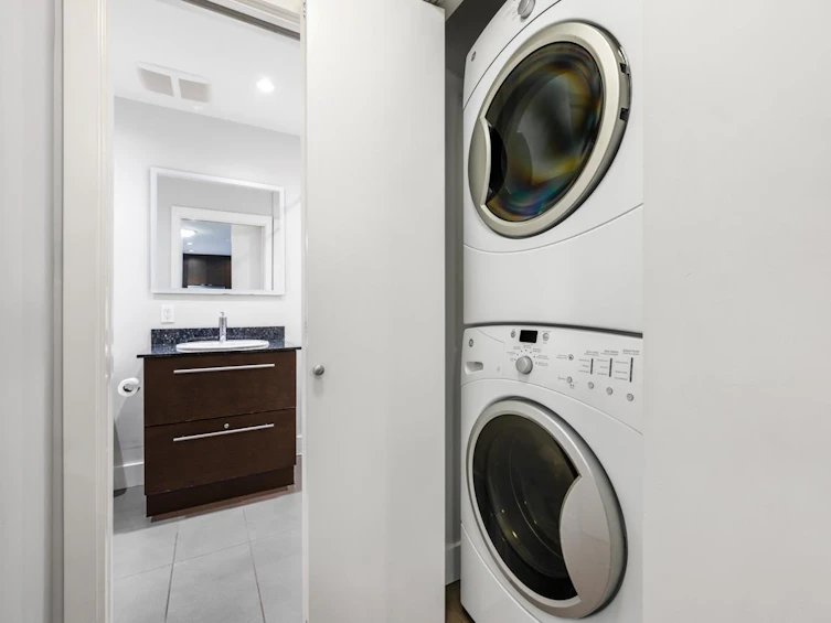 301-3478 Wesbrook Mall, Vancouver, BC, V6S 0B6 - 12