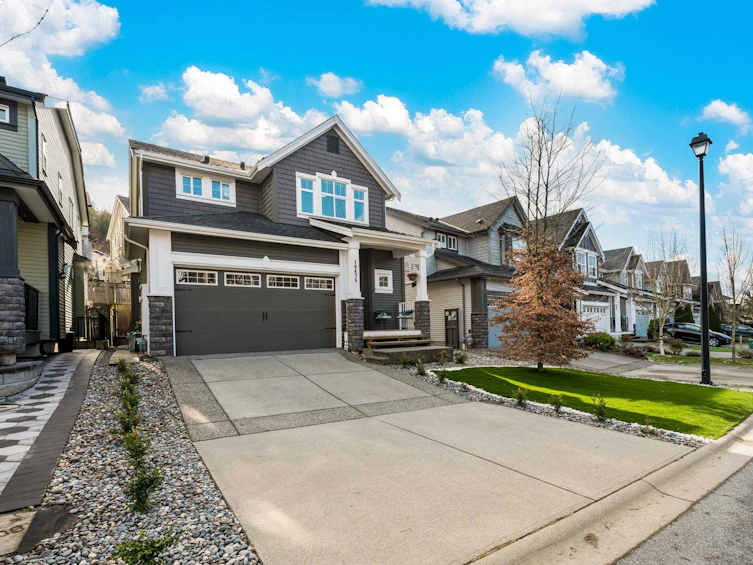10476 Robertson Street, Maple Ridge, BC, V2W 0H8 - 2