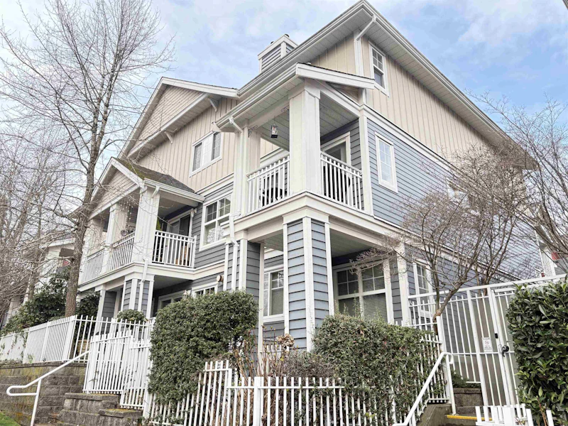 48 - 123 Seventh Street, New Westminster BC V3M 6Y2