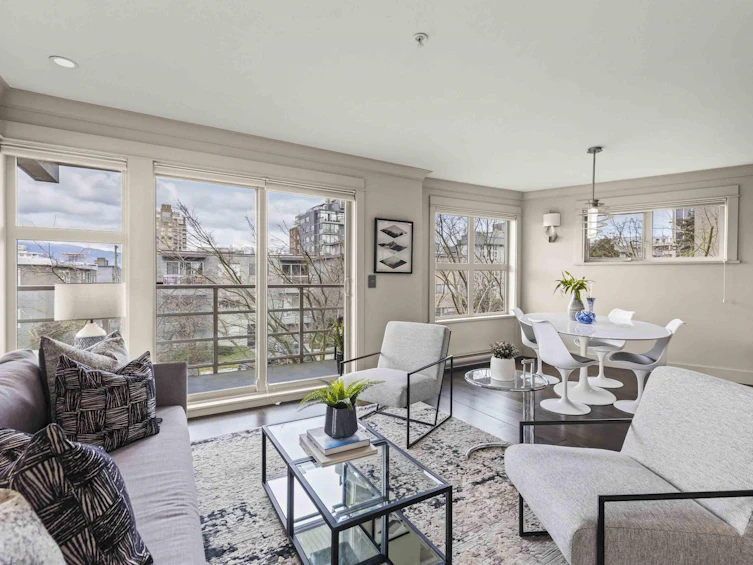 301-1586 W 11th Avenue, Vancouver, BC, V6J 2B6 - 2