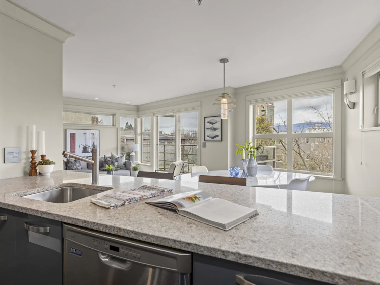 301-1586 W 11th Avenue, Vancouver, BC, V6J 2B6 - 14