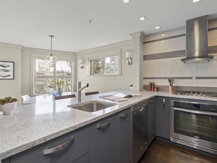 301-1586 W 11th Avenue, Vancouver, BC, V6J 2B6 - 11