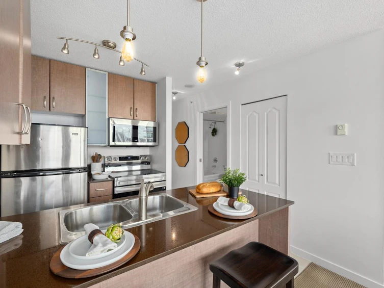 2203-909 Mainland Street, Vancouver, BC, V6B 1S3 - 6