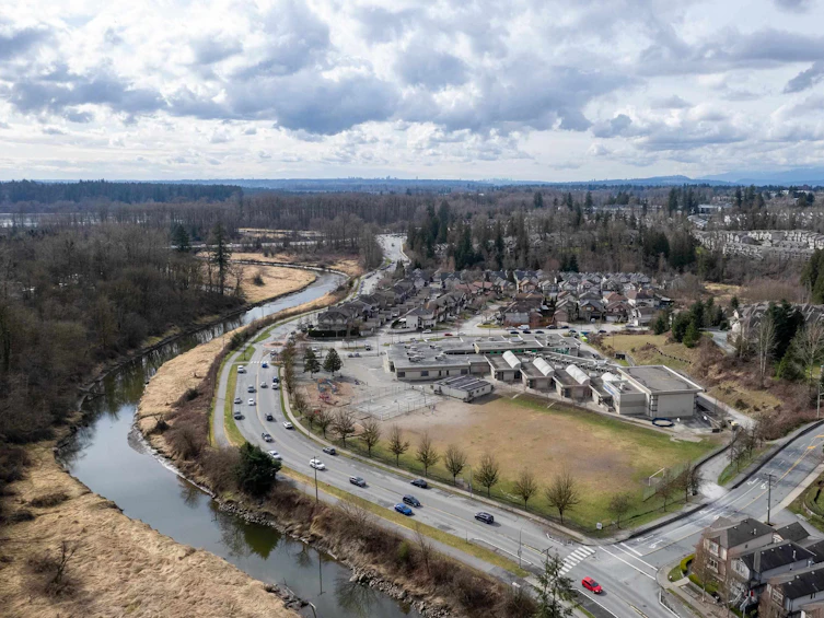 23661 Kanaka Way, Maple Ridge, BC, V2W 2G1 - 36
