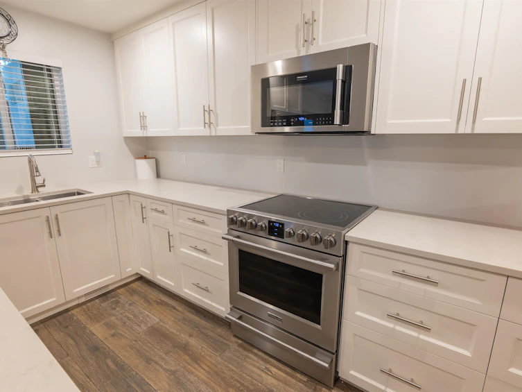 320 Nelson Street, Coquitlam, BC, V3K 4N3 - 17