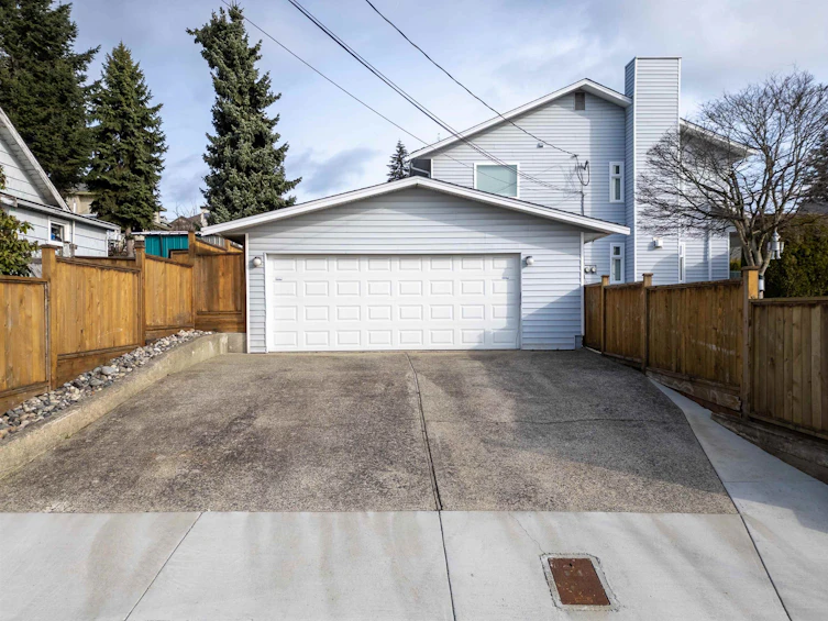 320 Nelson Street, Coquitlam, BC, V3K 4N3 - 32