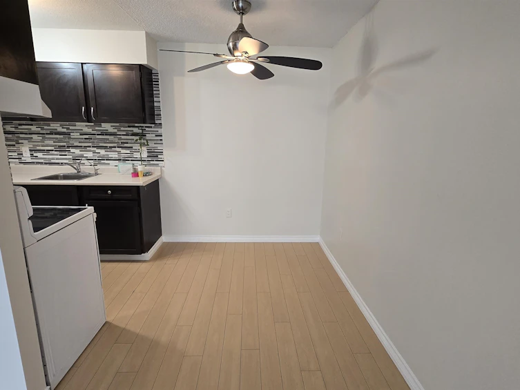 201-6651 Lynas Lane, Richmond, BC, V7C 3K8 - 4