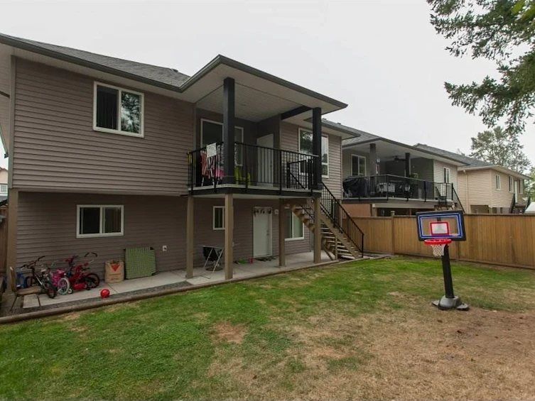 3118 Engineer Court, Abbotsford, BC, V4X 0A7 - 2