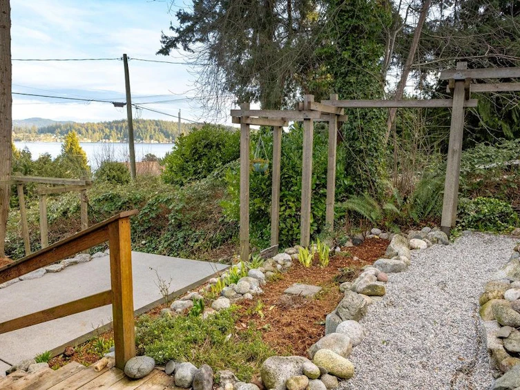 579 Gibsons Way, Gibsons, BC, V0N 1V9 - 36