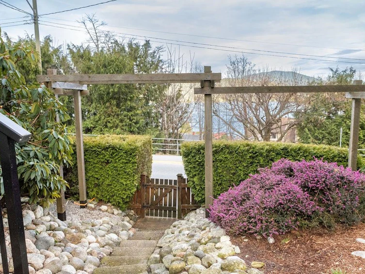 579 Gibsons Way, Gibsons, BC, V0N 1V9 - 37
