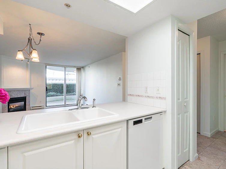 304-6080 Minoru Boulevard, Richmond, BC, V6Y 4A7 - 6