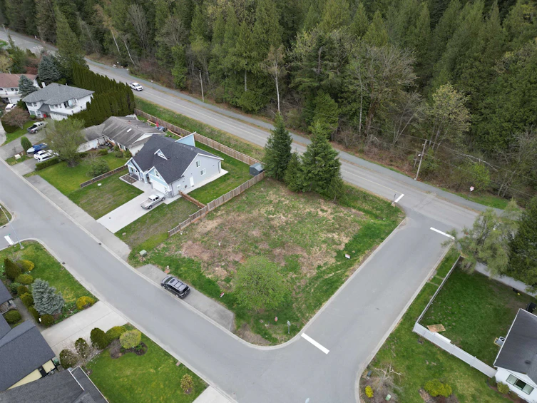 839 Myng Crescent, Harrison Hot Springs, BC, V0M 1K0 - 2