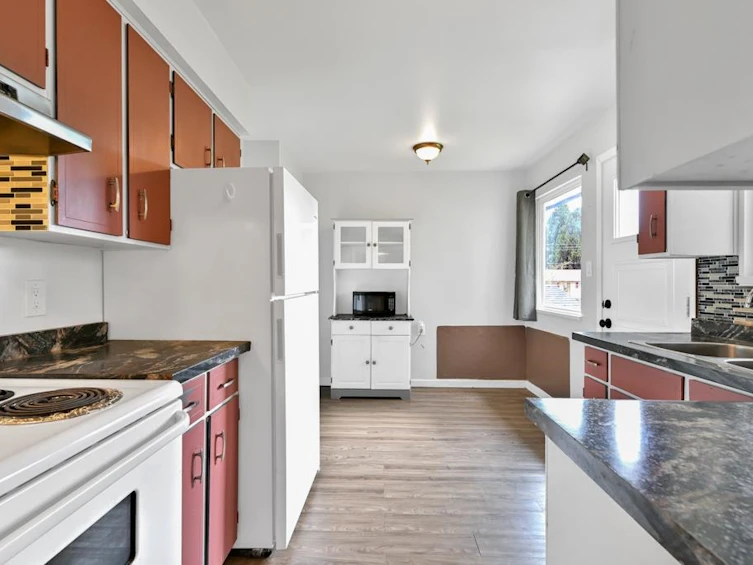 14486 109 Avenue, Surrey, BC, V3R 1Y1 - 12