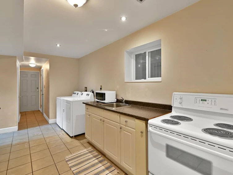 14486 109 Avenue, Surrey, BC, V3R 1Y1 - 35
