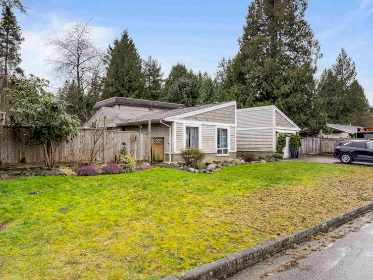 21598 Spring Avenue, Maple Ridge, BC, V4R 2K6 - 2