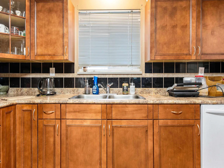 21598 Spring Avenue, Maple Ridge, BC, V4R 2K6 - 11