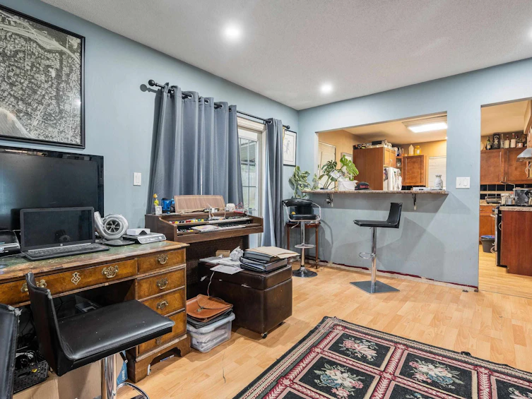 21598 Spring Avenue, Maple Ridge, BC, V4R 2K6 - 8