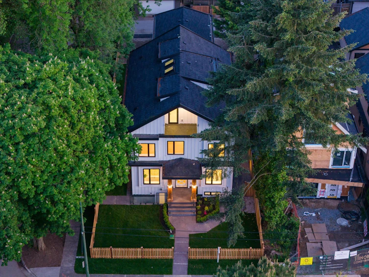 2608 W 41st Avenue, Vancouver, BC, V6N 1A5 - 2