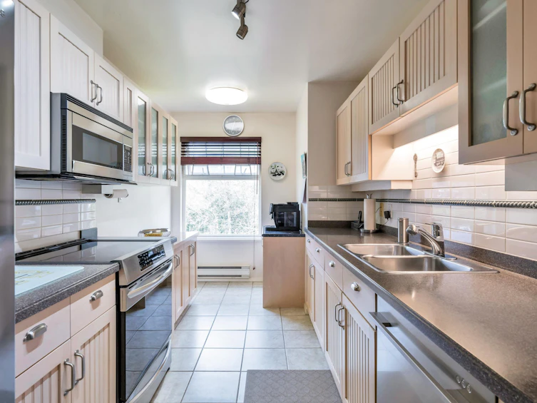 303-16085 83rd Avenue, Surrey, BC, V4N 0N2 - 11