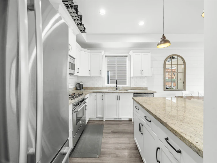 21154 80 Avenue, Langley, BC, V2Y 0H2 - 4