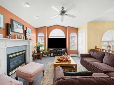 31533 Homestead Crescent - 4
