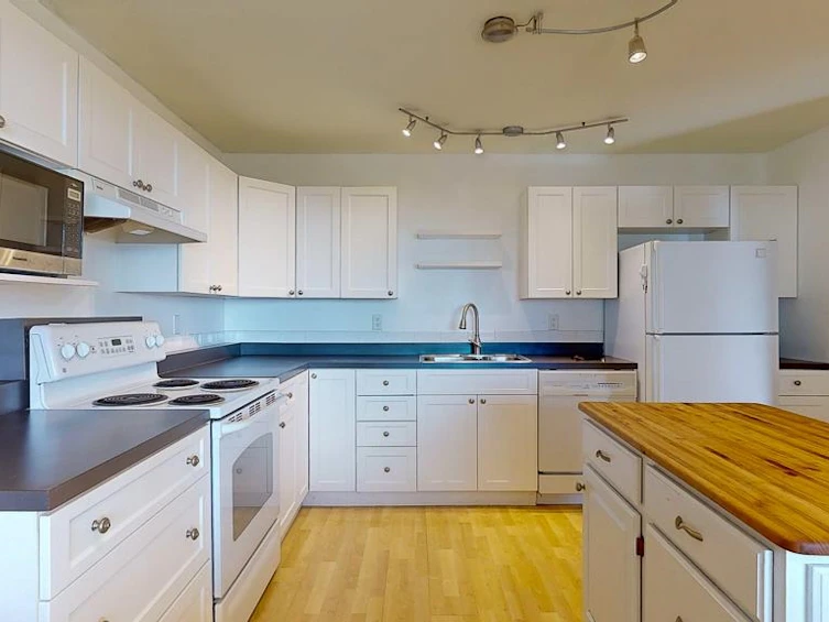 5121 Betty Road, Sechelt, BC, V7Z 0G6 - 23