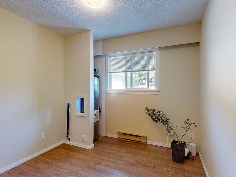 5121 Betty Road, Sechelt, BC, V7Z 0G6 - 32