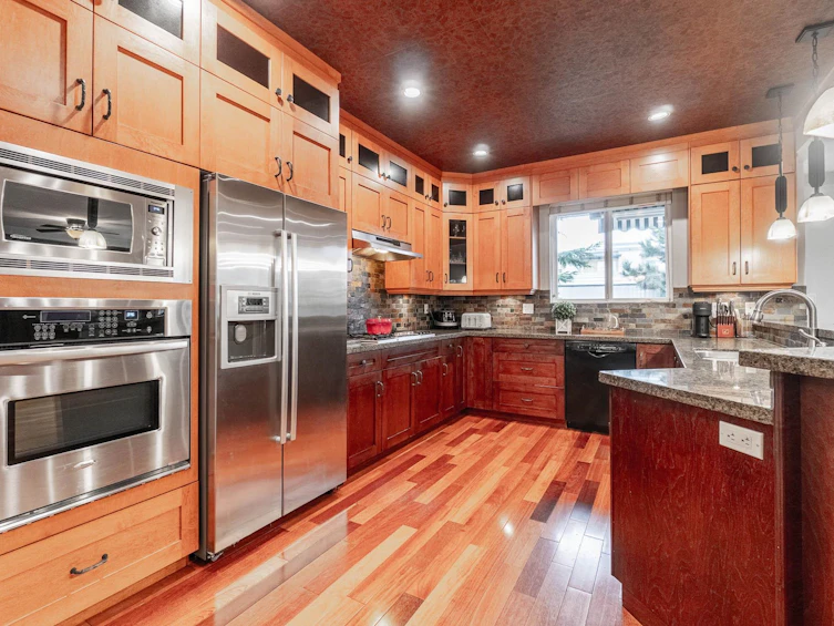 8259 211 Street, Langley, BC, V2Y 0E4 - 8