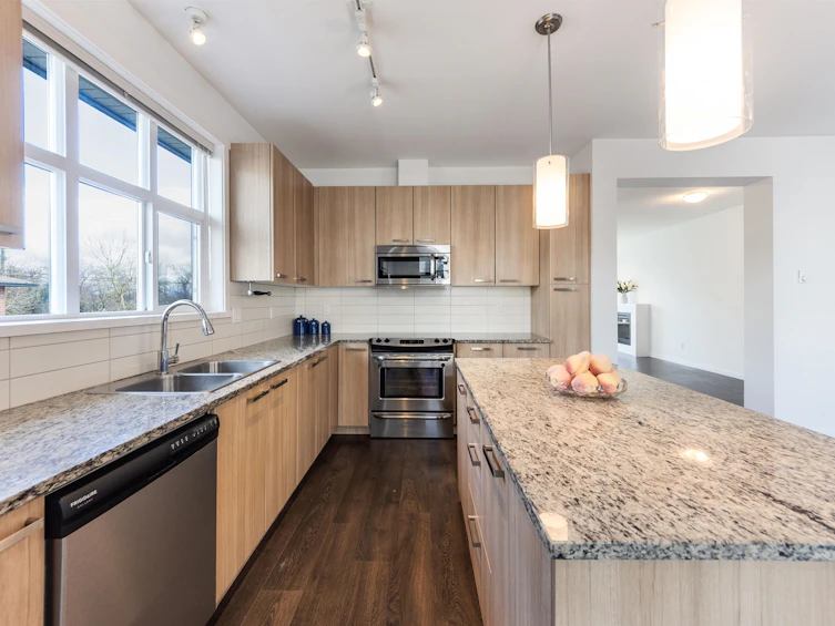 1-8355 164 Street, Surrey, BC, V4N 1E3 - 4