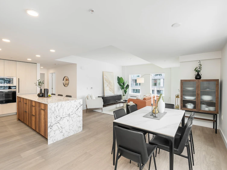 301-3590 W 39 Avenue, Vancouver, BC, V6B 3A4 - 3