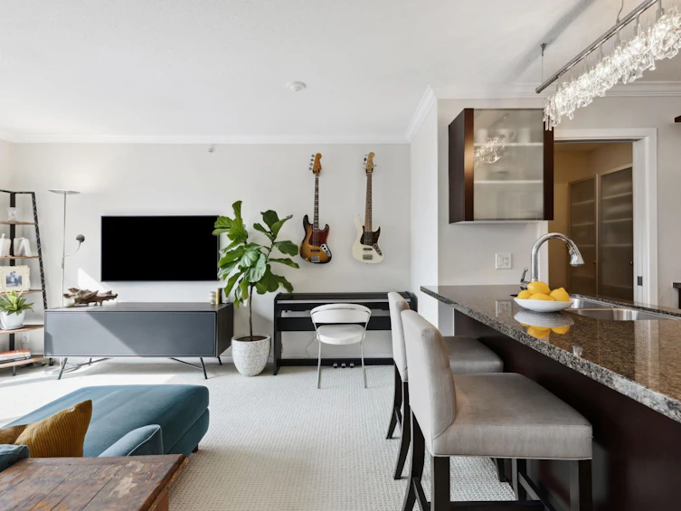 802-1650 W 7th Avenue, Vancouver, BC, V6J 5N1 - 3