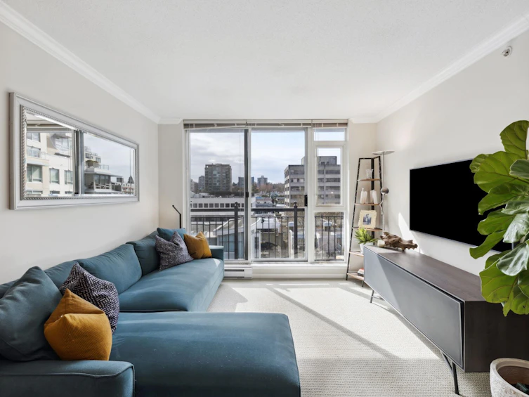 802-1650 W 7th Avenue, Vancouver, BC, V6J 5N1 - 2