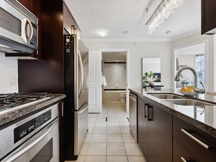 802-1650 W 7th Avenue, Vancouver, BC, V6J 5N1 - 13