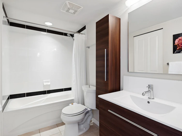 802-1650 W 7th Avenue, Vancouver, BC, V6J 5N1 - 17
