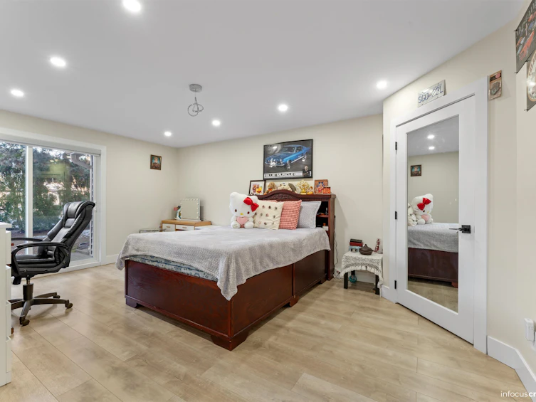 801 8972 Fleetwood Way, Surrey, BC, V3R 0T5 - 12