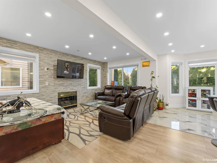 801 8972 Fleetwood Way, Surrey, BC, V3R 0T5 - 7