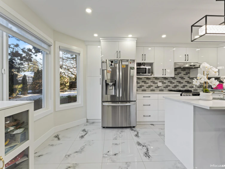 801 8972 Fleetwood Way, Surrey, BC, V3R 0T5 - 3