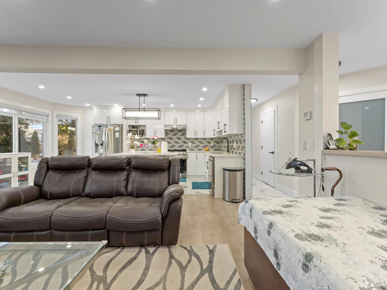 801 8972 Fleetwood Way, Surrey, BC, V3R 0T5 - 11