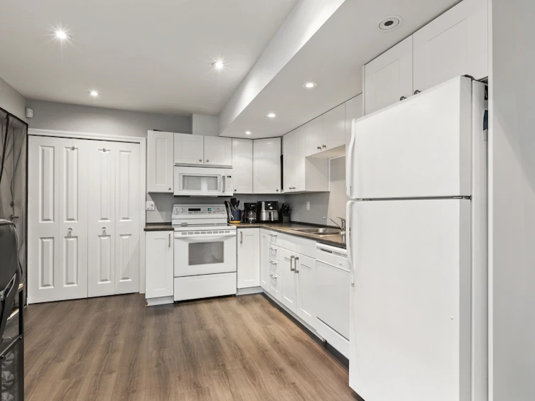 23960 Abernethy Way, Maple Ridge, BC, V4R 1N2 - 23