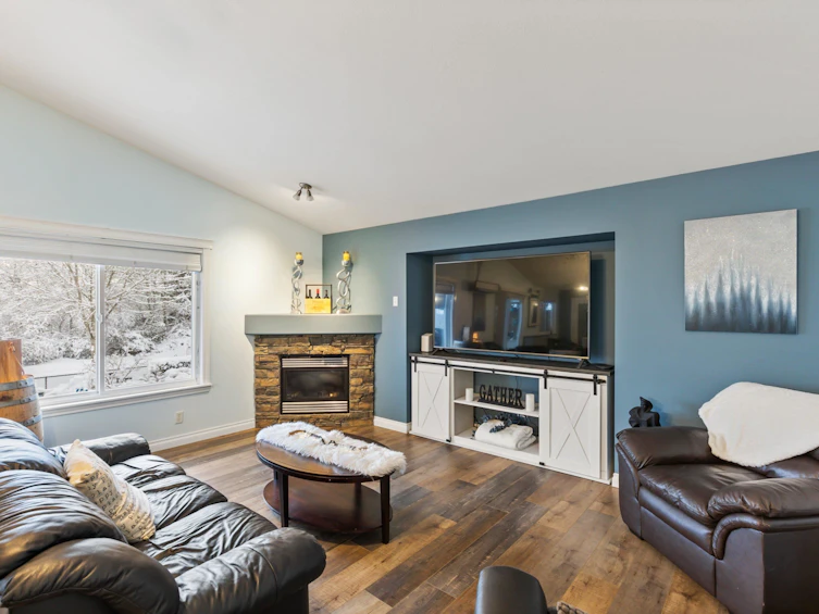 23960 Abernethy Way, Maple Ridge, BC, V4R 1N2 - 2