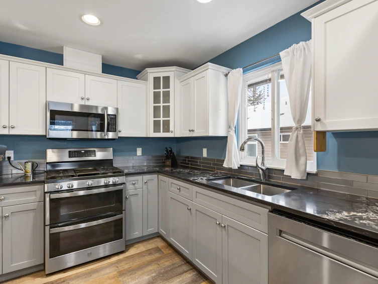 23960 Abernethy Way, Maple Ridge, BC, V4R 1N2 - 7