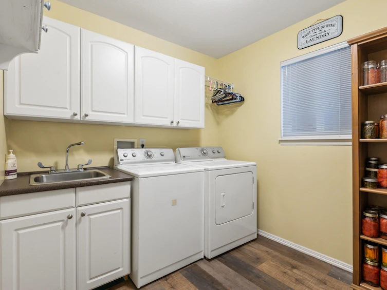23960 Abernethy Way, Maple Ridge, BC, V4R 1N2 - 21