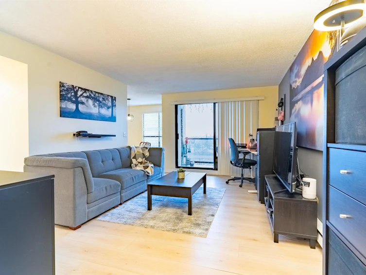 901-7040 Granville Avenue, Richmond, BC, V6Y 3W5 - 2