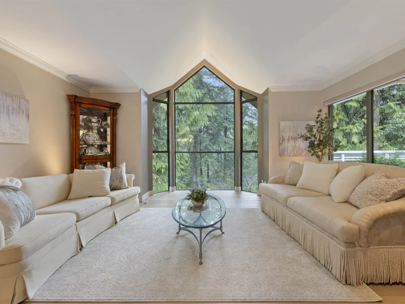 301 - 3288 Capilano Crescent, North Vancouver BC V7R 4H7