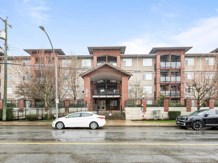 209-5516 198 Street, Langley, BC, V3A 0A6 - 2